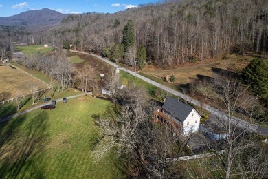 Year round mountain views! Updates are needed. Located on scenic - photo 16