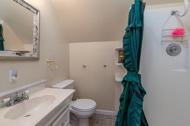 Year round mountain views! Updates are needed. Located on scenic - photo 28