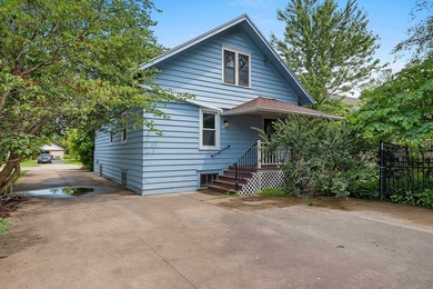 Charming and full of character, this 4-bedroom, 2-bath Neenah - photo 31