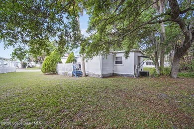 Charming two-bedroom modular home in desirable Port Malabar - photo 8