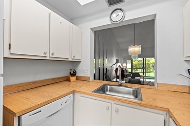 Welcome to this light and bright 2 bedroom, 2 bath townhouse - photo 11