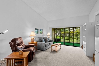 Welcome to this light and bright 2 bedroom, 2 bath townhouse - photo 15