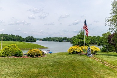 Beautiful Candlewood lakefront home! This 3 bedroom, 2 bath home - photo 30