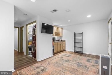 End-unit lakefront townhome in sought-after Gunners Lake Village - photo 31