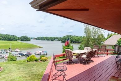 Beautiful Candlewood lakefront home! This 3 bedroom, 2 bath home - photo 35