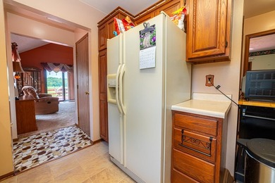 Beautiful Candlewood lakefront home! This 3 bedroom, 2 bath home - photo 46