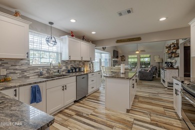 A must-see remodeled modern home located in Plantation Estates - photo 4