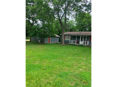 Ranch Home on 2 Corner Lots! - photo 4
