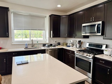 Better than new and move-in ready! Skip the wait and save - photo 7