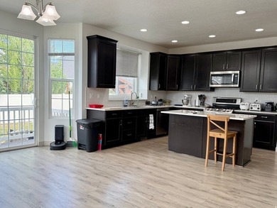 Better than new and move-in ready! Skip the wait and save - photo 8