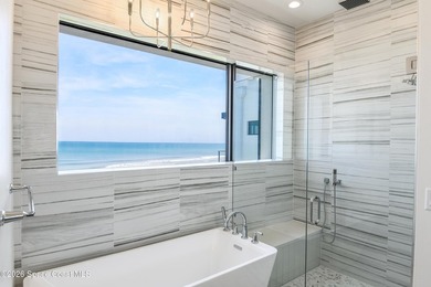 Stunning 4BD/4.5BA oceanfront villa in Melbourne Beach, offered - photo 12