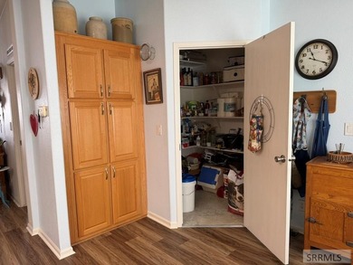 Incredible home on approximately 1.19 acres with beautifully - photo 17