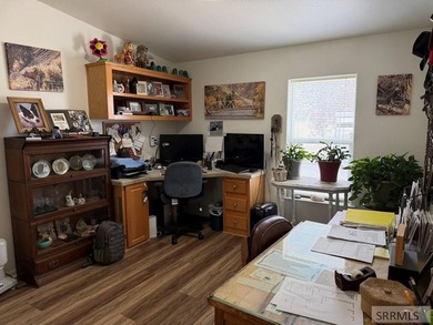 Incredible home on approximately 1.19 acres with beautifully - photo 18
