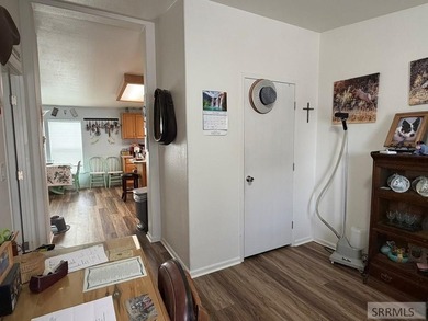 Incredible home on approximately 1.19 acres with beautifully - photo 19