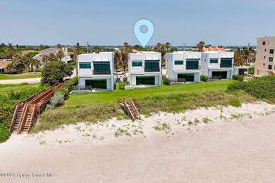 Stunning 4BD/4.5BA oceanfront villa in Melbourne Beach, offered - photo 24