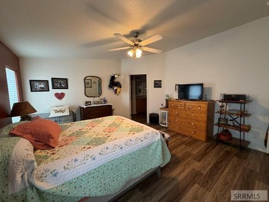 Incredible home on approximately 1.19 acres with beautifully - photo 26
