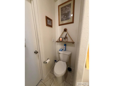 Incredible home on approximately 1.19 acres with beautifully - photo 29