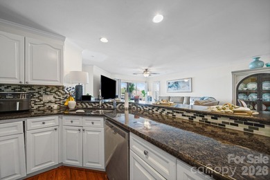 Beautiful 3 Bedroom, 2 Bath Condo at the Moorings!!! Fantastic - photo 8