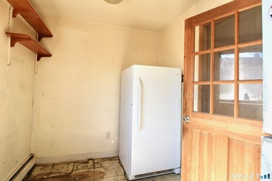 Endless possibilities in this 3 room 1 Bed condo located in East - photo 18