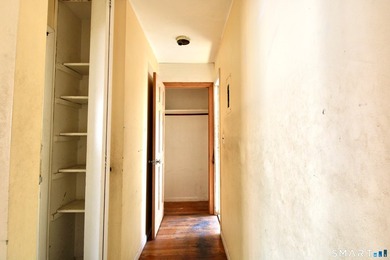 Endless possibilities in this 3 room 1 Bed condo located in East - photo 21