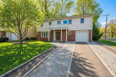 Beautiful and spacious home featuring 4 bedrooms and 2.5 - photo 2