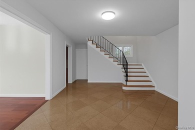 Beautiful and spacious home featuring 4 bedrooms and 2.5 - photo 4