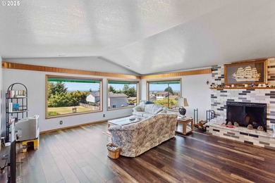 Stunning Custom Home with Panoramic Bay and Ocean Views - Dual - photo 11