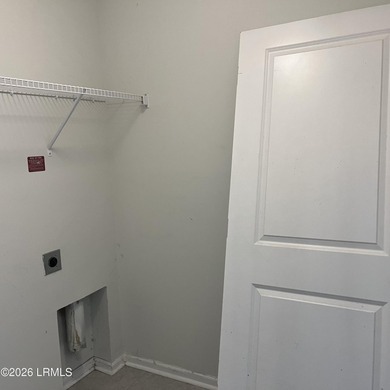 Large 4 bedroom and 2.5 bath home/Open floor plan with stainless - photo 12