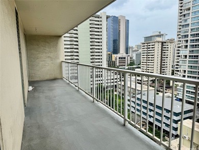 INVESTOR & FLIPPER SPECIAL IN THE HEART OF WAIKIKI! Rare - photo 12