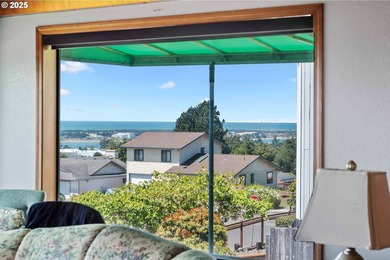 Stunning Custom Home with Panoramic Bay and Ocean Views - Dual - photo 12