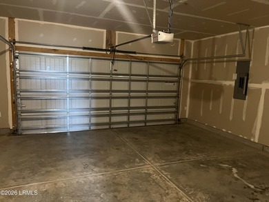 Large 4 bedroom and 2.5 bath home/Open floor plan with stainless - photo 14