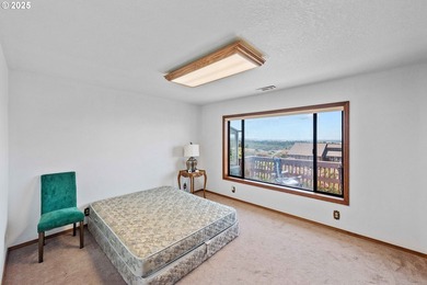 Stunning Custom Home with Panoramic Bay and Ocean Views - Dual - photo 18