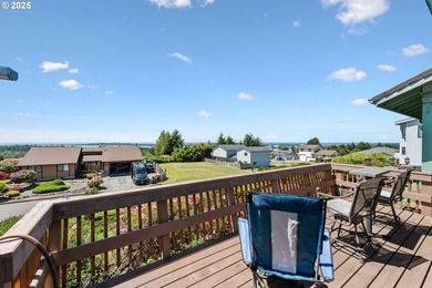 Stunning Custom Home with Panoramic Bay and Ocean Views - Dual - photo 24
