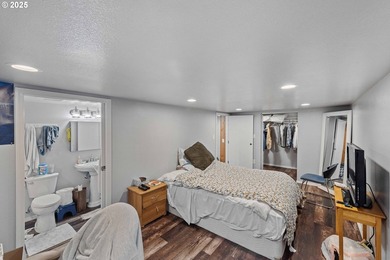 Stunning Custom Home with Panoramic Bay and Ocean Views - Dual - photo 34