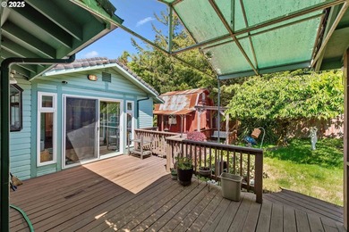 Stunning Custom Home with Panoramic Bay and Ocean Views - Dual - photo 37