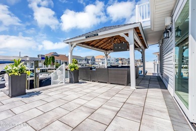 Welcome to 26 Jib Court, a spectacular waterfront retreat tucked - photo 43