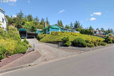 Stunning Custom Home with Panoramic Bay and Ocean Views - Dual - photo 47