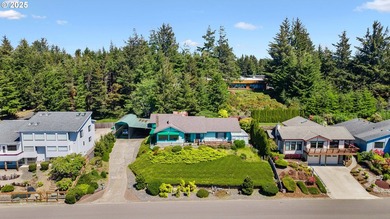 Stunning Custom Home with Panoramic Bay and Ocean Views - Dual - photo 48