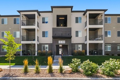 Beautiful Edge condo featuring 9-foot ceilings, ample storage - photo 1