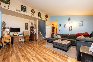 Conveniently located next to Willow Pond Golf Course with quick - photo 3