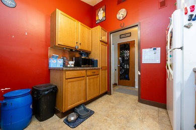 Conveniently located next to Willow Pond Golf Course with quick - photo 7