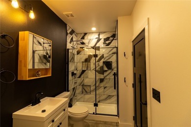 Beautiful 2,800 sq. ft. home plus a 2,400 sq. ft. shop on 6.10 - photo 21