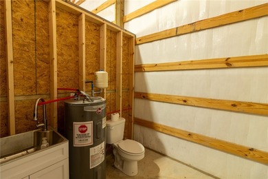 Beautiful 2,800 sq. ft. home plus a 2,400 sq. ft. shop on 6.10 - photo 31