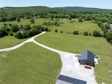 Beautiful 2,800 sq. ft. home plus a 2,400 sq. ft. shop on 6.10 - photo 39
