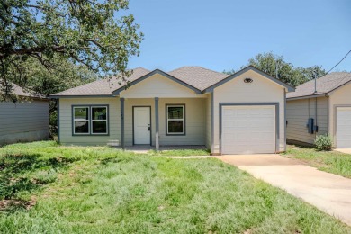 Lake LBJ Home For Sale in Kingsland Texas