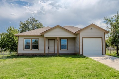 Lake LBJ Home For Sale in Kingsland Texas