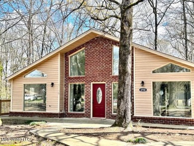 Lake Home For Sale in Hernando, Mississippi
