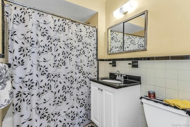 Going Going! Gone! Spacious and beautifully maintained - photo 12