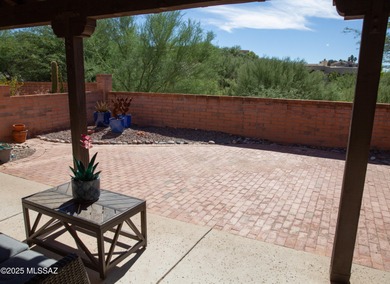 Fairfield townhome in a great Foothills location near dining