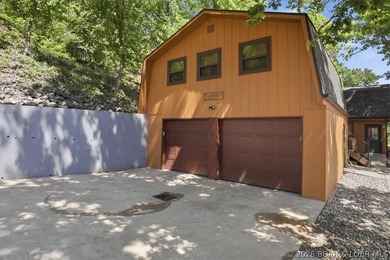 Discover a revitalized lakefront getaway situated at the 61.5 - photo 24